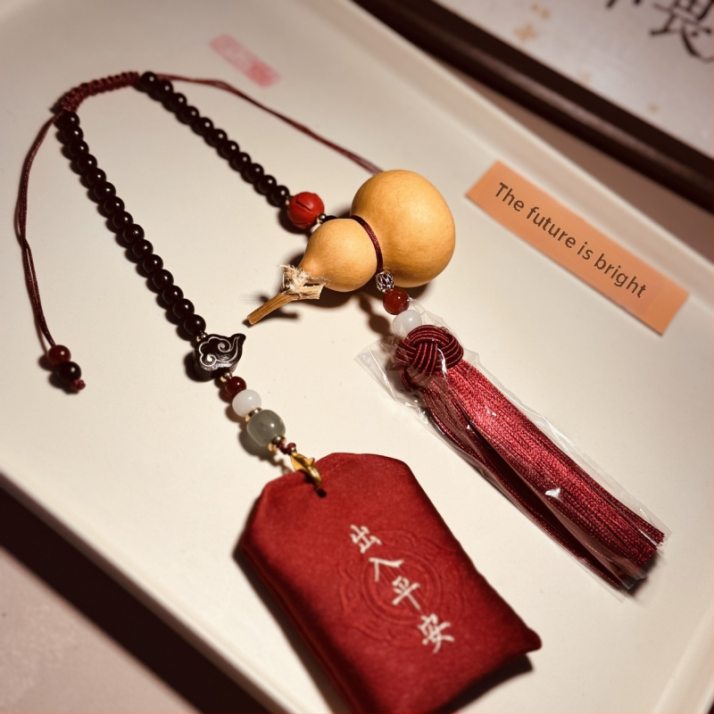 Drevený automobilový ozdobný amulet, čínske tradičné prevedenie, ručne tkaný visací prívesok na vnútornú dekoráciu
