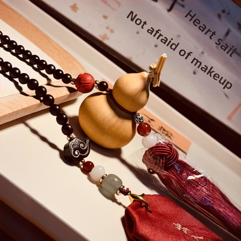 Drevený automobilový ozdobný amulet, čínske tradičné prevedenie, ručne tkaný visací prívesok na vnútornú dekoráciu
