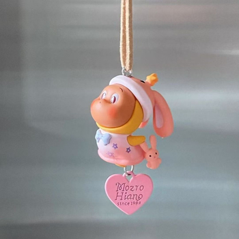 Atbulinės eigos veidrodžio pakabukas – modernus automobilio interjero dekoras