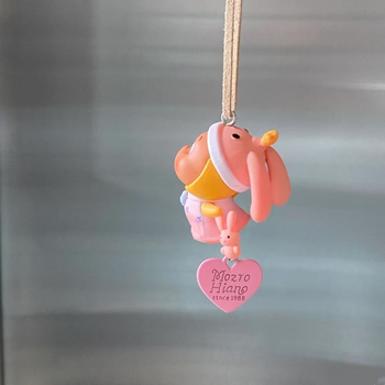 Atbulinės eigos veidrodžio pakabukas – modernus automobilio interjero dekoras