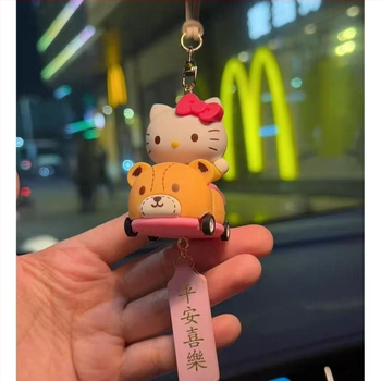 Automobilio galinio vaizdo veidrodžio pakabukas su katės motyvu, interjerui; Medžiaga: Mišinys, Stilius: Animacinis, Klasifikacija: Automobilių papuošalai