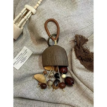 Pandantiv pentru bagaje din coajă de fruct naturală cu clopoțel de mână, stil retro-literar, toamna 2025