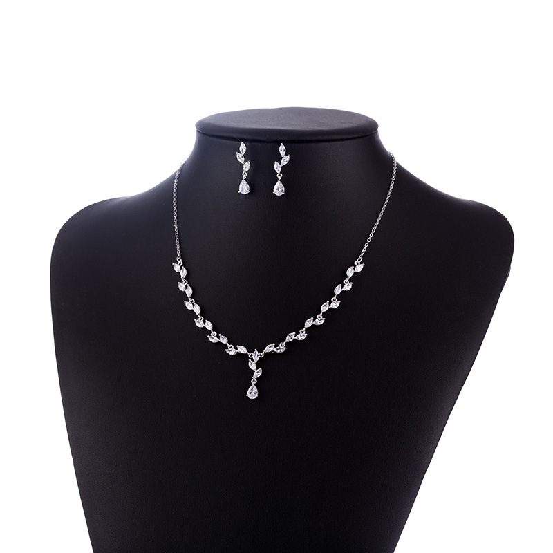 Set nakita: naušnice s cirkonima i ogrlica, bakar, neovisna marka, TL0046