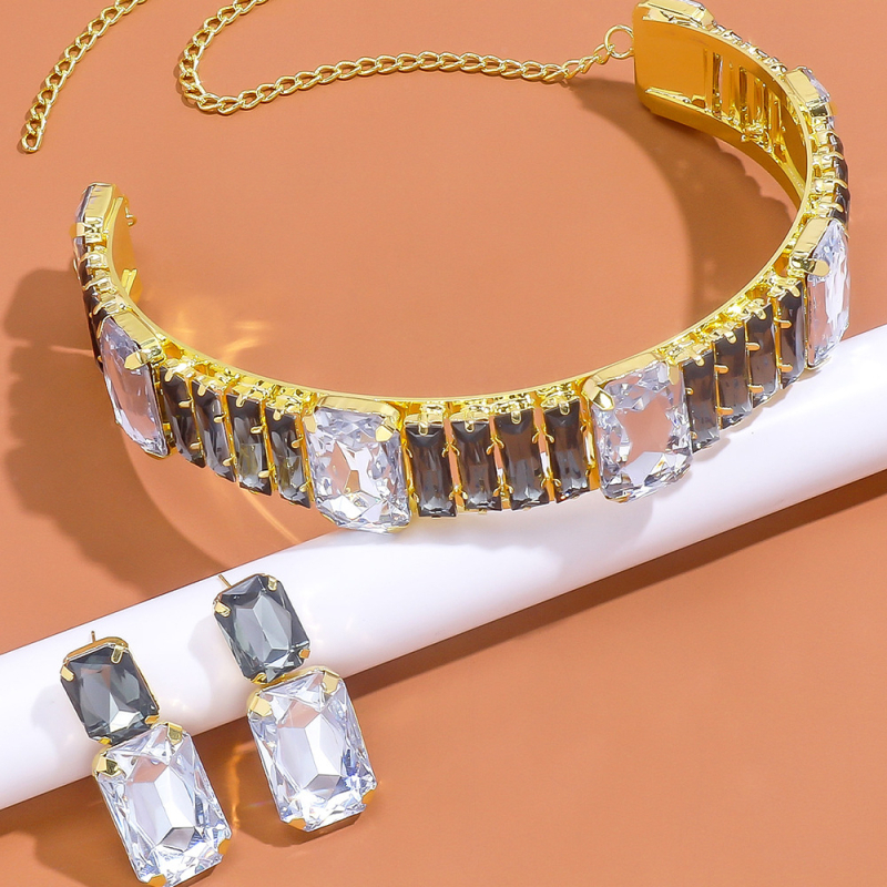 Trodjelni set nakita s rhinestones: ogrlica i naušnice s blok uzorkom, klasični lanac, bez privjeska