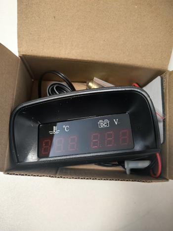 Voltmetru digital orizontal cu afișaj LED și măsurător de temperatură a apei pentru vehicule, 12V/24V