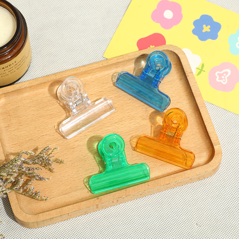 Műanyag klipek fájlokhoz, kazettás csomagolás, dokumentumokhoz, könyvelési mappa