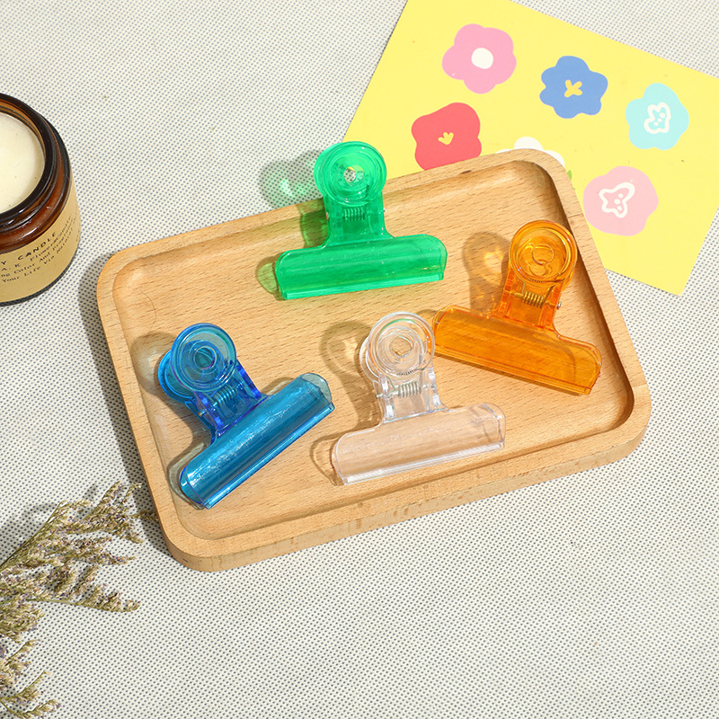 Műanyag klipek fájlokhoz, kazettás csomagolás, dokumentumokhoz, könyvelési mappa