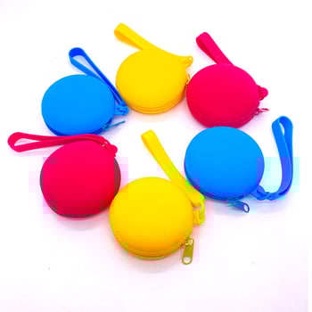 Силиконова кръгла монетник с цип и шнур за носене – водоустойчив, вътрешност с ципова мрежа