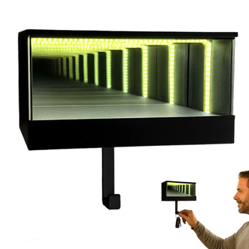 Garāžas atslēgu kulons ar 3D spoguļa LED displeju pakarināmajā kastītē (PLA materiāls, 3D process, mūsdienīgs minimālisma stils)