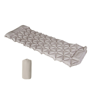 Портативен сгъваем надуваем походен матрак с вградена помпа; лек 0,65 кг; носимост до 100 кг; двуслоен композитен материал; ръчно надуване.