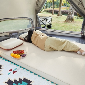 Kültéri felfújható alvómatrac – könnyű és hordozható; Anyag: TPU elasztikus pongee szövet; 2–4 fő számára; Töltés módja: elektromos levegőpumpa; Alkalmazási terület: autó, kemping, otthon; Felület: kötött anyag