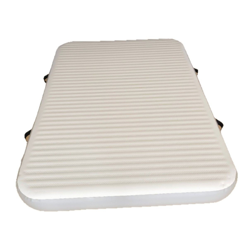 Két személyes felfújható kempingágy vastagított felülettel; környezetbarát bolyhos szövet; súly kb. 8 kg; teherbírás 180 kg; tartalmaz 500W légpumpát, javító készletet és tárolótáskát