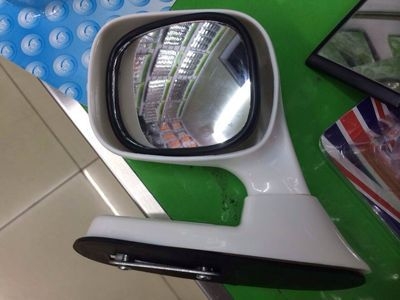 Konveksni retrovizor za poklop motora i stražnji retrovizor za terenska vozila – pomoćni retrovizori za šire vidno polje