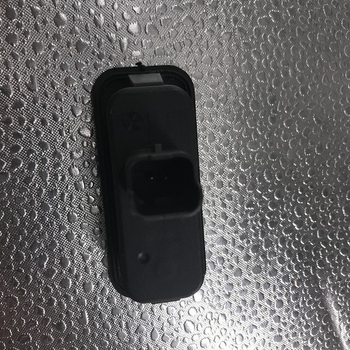 Xinsende csomagtérajtó kapcsoló központi zárhoz, modell 8200076256, Renault-kompatibilis