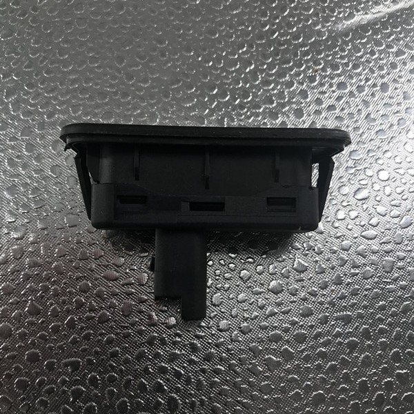 Xinsende csomagtérajtó kapcsoló központi zárhoz, modell 8200076256, Renault-kompatibilis