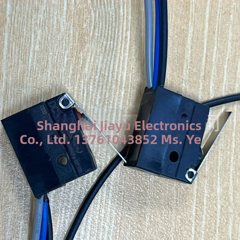 Ūdensizturīgs mikro slēdzis, ar vadiem, taisns aktuators, zeltīti kontakti, 50 000 ciklu darbības mūžs