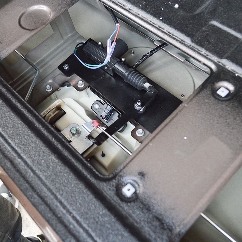 Pikapa aizmugurējā bagāžnieka slēdzene ar attālināto centrālo slēdzeni un elektrisko slēdzeni — Brave zīmols, pielāgošana pieejama, eksporta ekskluzīvs avots