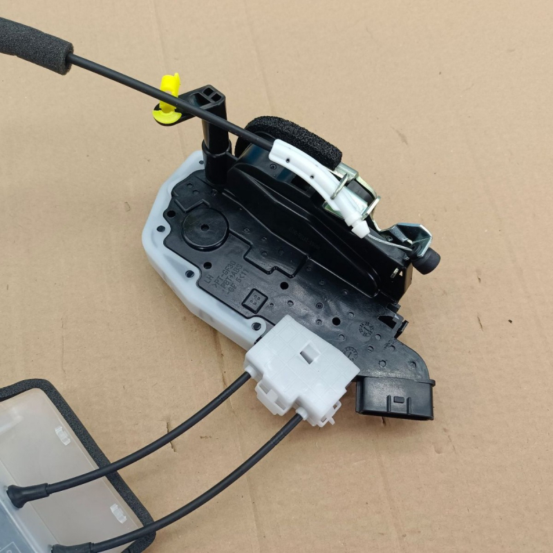Infiniti Q50 središnji modul zaključavanja vrata 80501-4HB0A, 80501-4GS0A, 80500-4HB0A, 82500-4GA0A