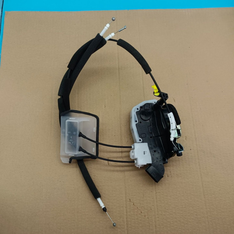 Infiniti Q50 središnji modul zaključavanja vrata 80501-4HB0A, 80501-4GS0A, 80500-4HB0A, 82500-4GA0A