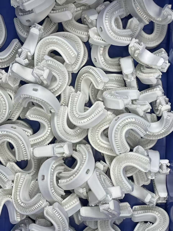 Szonikus U-alakú elektromos fogkefe Dupont sörtékkel, kék fényű fertőtlenítés, vezeték nélküli töltőállvány