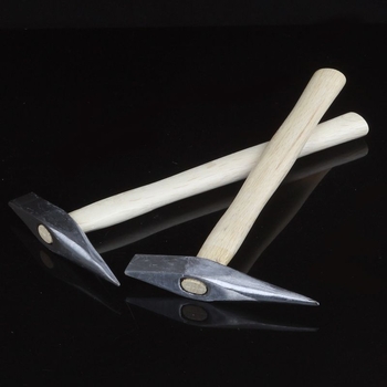 Elektriko plaktukas, anglies plieno galva, medinė rankena, grynasis svoris 0,5 kg