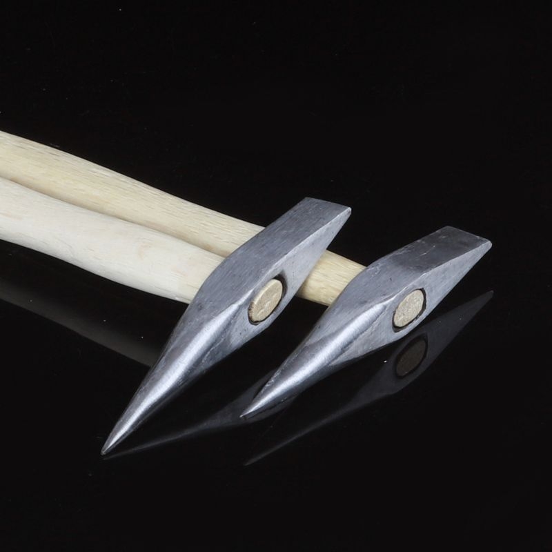 Elektriko plaktukas, anglies plieno galva, medinė rankena, grynasis svoris 0,5 kg