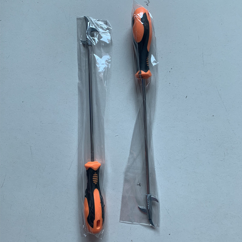 Nerūsējošā tērauda riepu akmeņu tīrīšanas āķis – daudzfunkcionāls automobiļu tīrīšanas instruments akmeņu noņemšanai