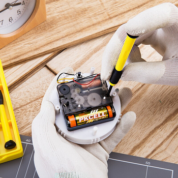 Deli mažas atsuktuvų rinkinys laikrodžiams, telefonams, kompiuteriams ir nešiojamiesiems kompiuteriams — plokščiosios ir kryžminės galvutės, Cr-V chromo vanadžio plienas, nemagnetinis, neizoliuotas