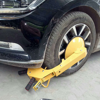 Zamka za automobilsku gumu s usisnom čašom – sigurnost kotača i parkiranje