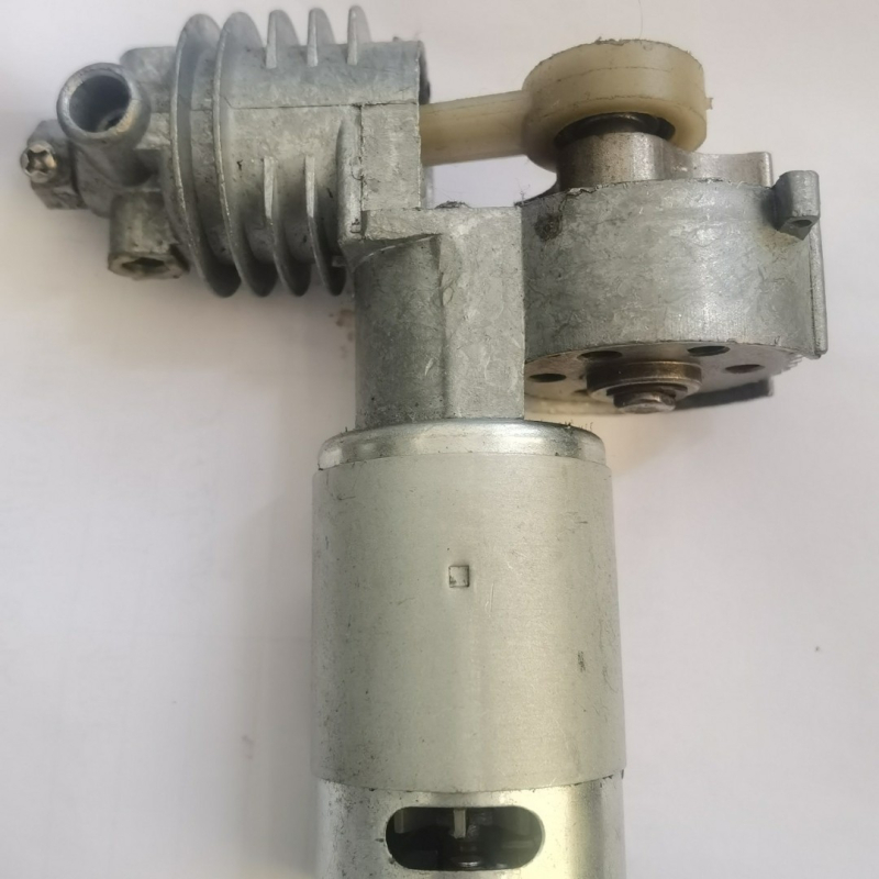 Prijenosna automobilska pumpa od aluminijske legure, 12V DC, 100W, jednodijelni cilindar, protok 30 L/min, manometar