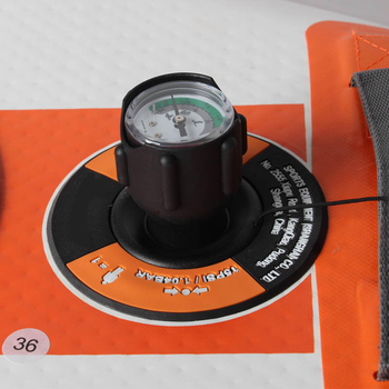 Gaisa spiediena manometrs iepūšamām laivām un SUP dēļiem — mērījumu diapazons 1–30 psi (2 bar), modelis 30 psi, materiāls PP, svars 70 g