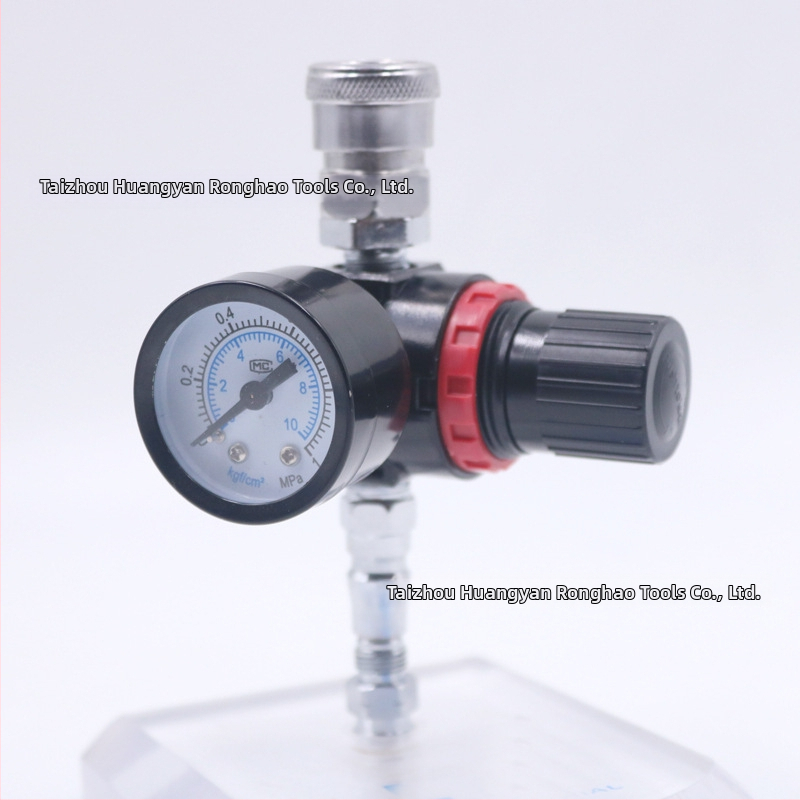 Pneimatiskā krāsošanas pistole ar spiediena regulatoru un manometru, 1/4 ātrās pievienošanas savienojums, maksimālais izejas spiediens 3