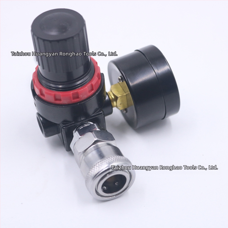 Pneimatiskā krāsošanas pistole ar spiediena regulatoru un manometru, 1/4 ātrās pievienošanas savienojums, maksimālais izejas spiediens 3