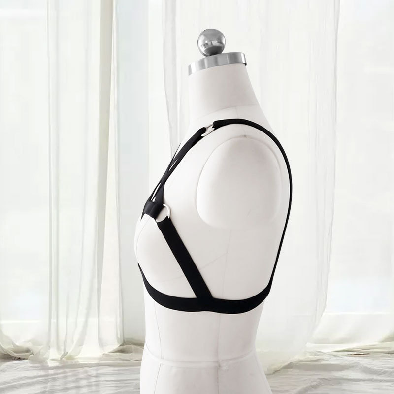 Grudni štit u obliku pentagrama s elastnim pojasom, 4 kopče za naramenice, križni dizajn, podesiva duljina