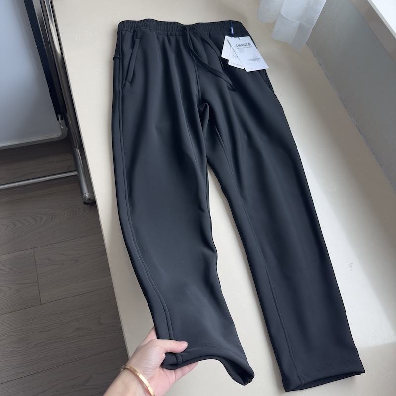 Muške softshell hlače sa toplom fleece oblogom, elastičan pojas, ravni kroj, zaštita koljena