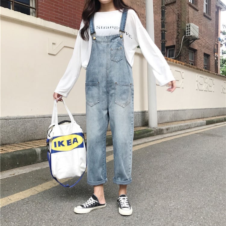 Moterų džininis kombinezonas su petnešėlėmis, koledžo stiliaus įkvėptas, aukštas liemuo, trumpas ilgis, medvilnės audinys