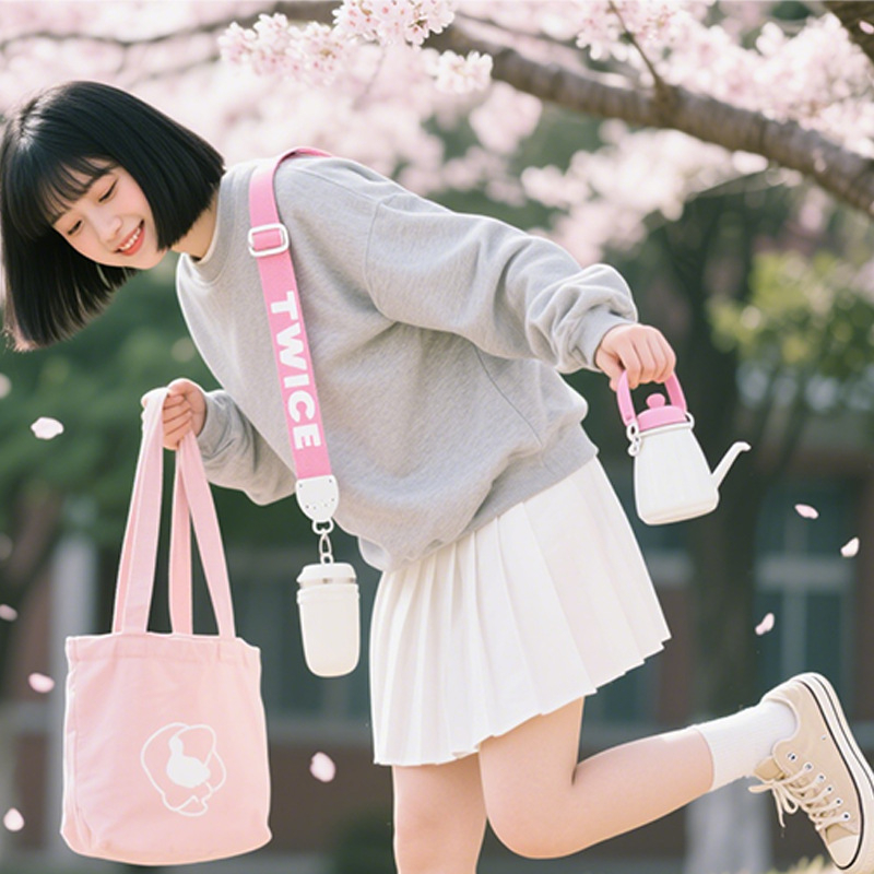 Poliészterből készült hőtranszferes szalag rajzolt mintákkal, kulacs pánt, kereszt-test hordozó dizájn, telefonhoz kötött pánt