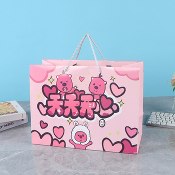 Ajándéktáska kraft papírból, kézitáska formájú, forró nyomtatás és laminálás, logónyomtatás, alkalmas ajándékokra