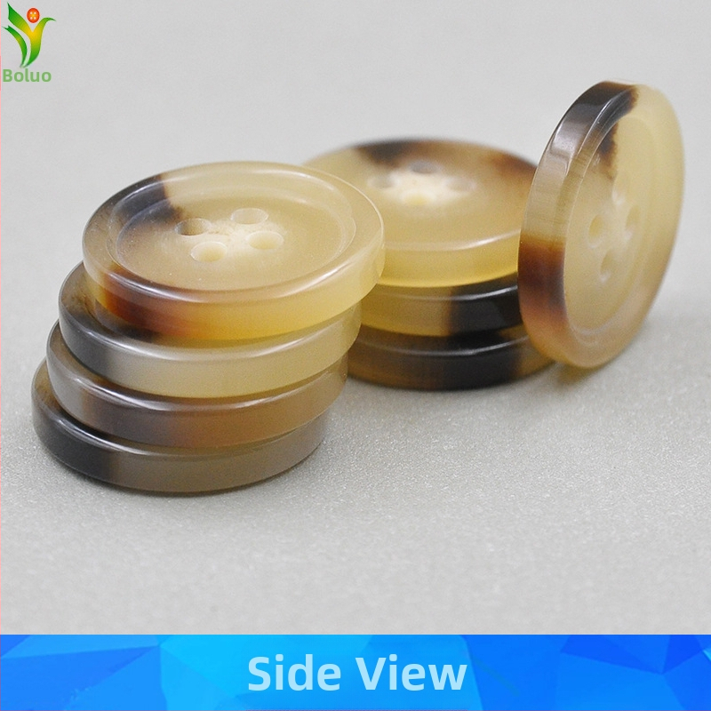 Vigorous gombík z živice, s očkom, kruhového tvaru, na košeľu