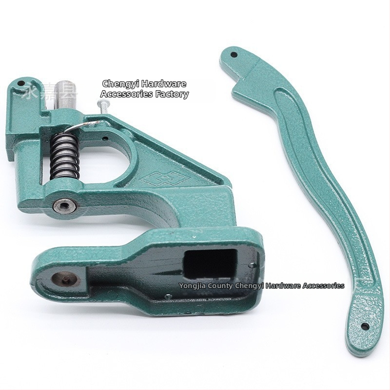 Chengyi Négyszeres szegecs forma – sárgaréz, felépítés: négyszeres, alkalmazások: kabátok, farmerok, bőrdzsekik