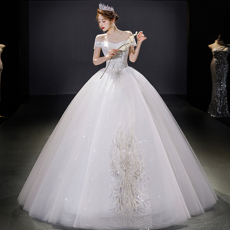 Egyrészes vállnélküli menyasszonyi ruha, organza anyag, hosszú szoknya, középmagas derék, 90% poliészter