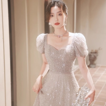 Estélyi ruha magas derekú, hosszú szoknya, rövid ujjak — Nyár 2025