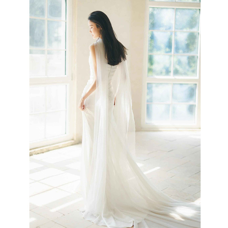 Estélyi ruha váll nélküli, magas derékkal és hosszú szoknyával, poliészter anyagból