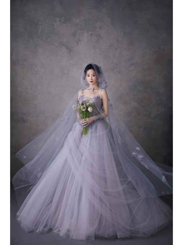 Erdei stílusú egyvállas menyasszonyi ruha, hosszú szoknyával, poliészter anyag, középmagas derék