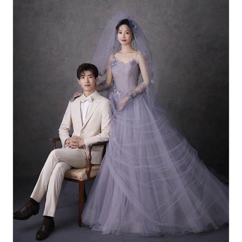 Erdei stílusú egyvállas menyasszonyi ruha, hosszú szoknyával, poliészter anyag, középmagas derék