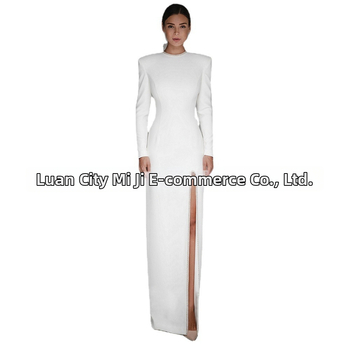 Esküvői ruha hosszú ujjú, hosszú szoknya, középmagas derekú, hercegnői sziluett, tavasz 2025