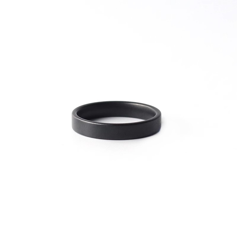 Keramički prsten - moderan minimalistički dizajn, originalni stil, mat završetak, unisex