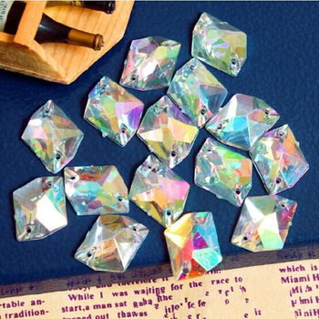 Akril gyöngyök varráshoz, sík aljzattal, Alien mintával, elektroplattált felülettel