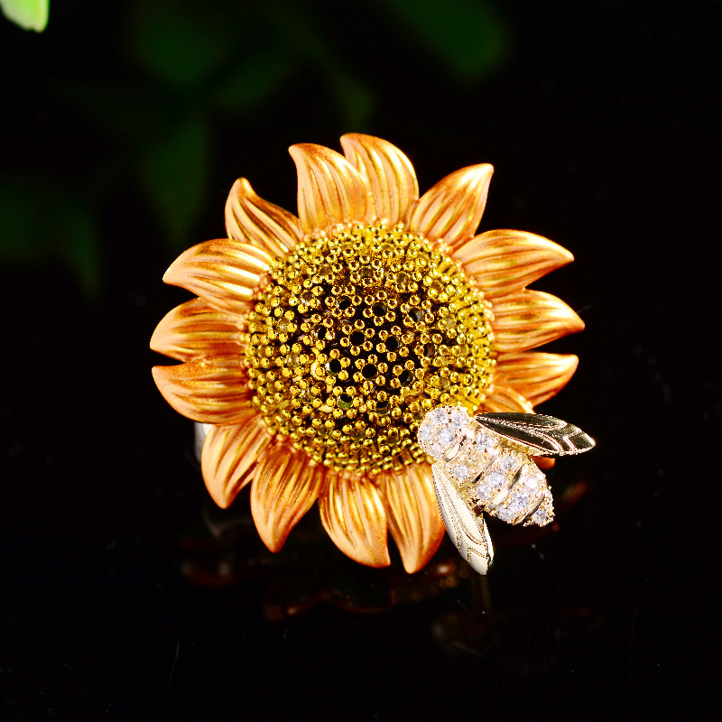 Brooch με μοτίβο ηλίανθος και μέλισσα, χαλκός και ζιρκόν; ηλεκτροπλατίωση; γυναικείο ρετρό στυλ; ζωικό σχέδιο; διακοσμητικό αξεσουάρ