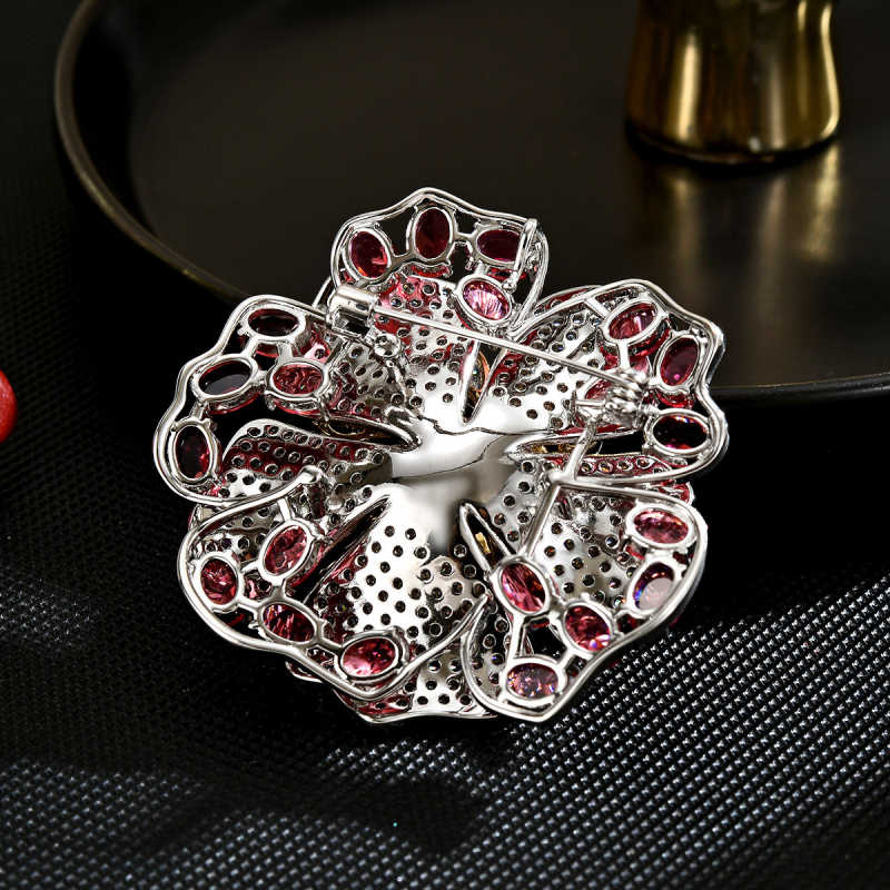 Καρφίτσα από οικολογικό χαλκό σε σχήμα λουλουδιού με διαμαντοκοπτη επεξεργασία, κομψός γυναικείος αξεσουάρ για δώρο και ανάμνηση, χειμερινή συλλογή 2025